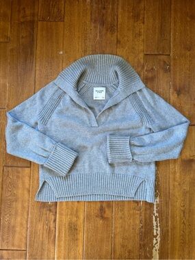 Abercrombie & Fitch Light Grey Ribbed Shawl-Collar Sweater